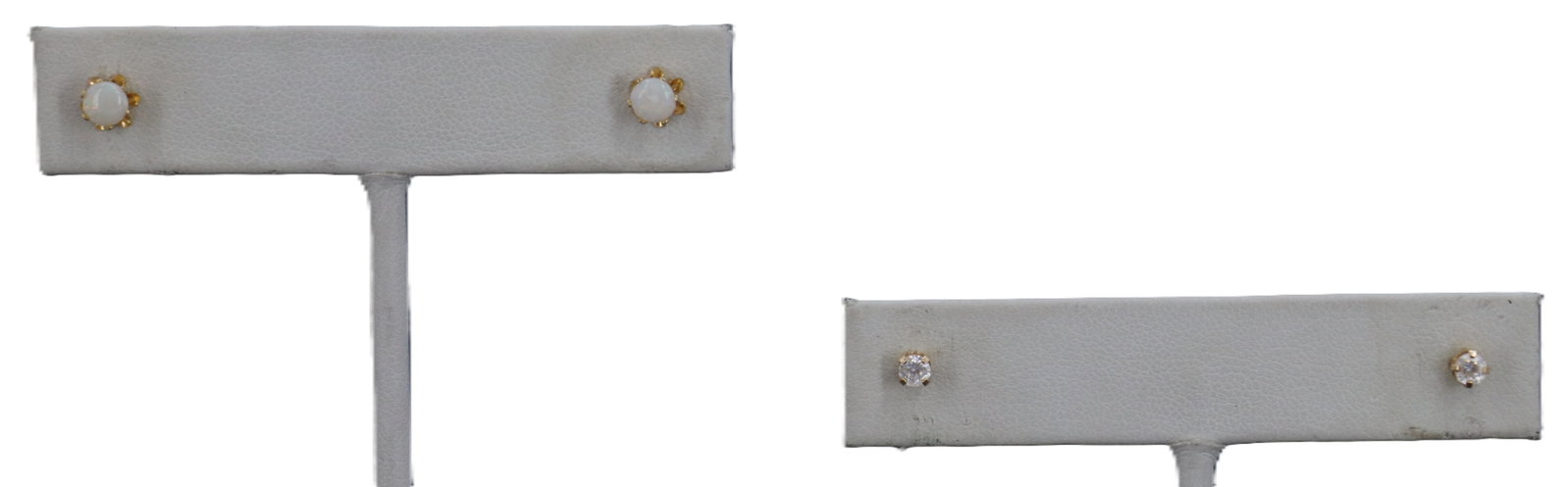 (2) Pairs 10k Gold Child's Earrings - 0.9 g. (1 of 16)