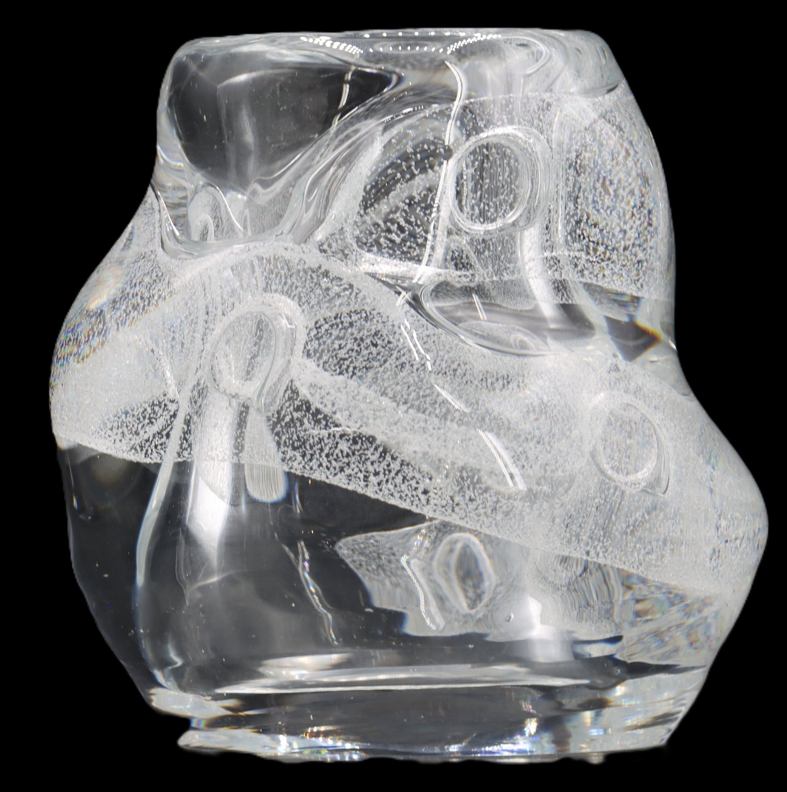 Abstract Modern Clear and Frosted Bubble Pattern Art Glass Vase: Abstract Modern Clear and Frosted Bubble Pattern Art Glass Vase. Size: 5 x 4 1/2 x 5 in. 