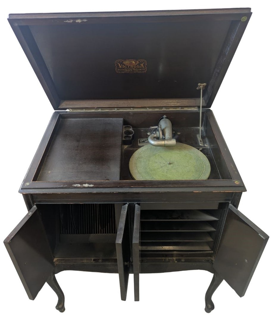 Antique Victor Talking Machine Company Oak Victrola VV-210 Console Phonograph (1 of 12)