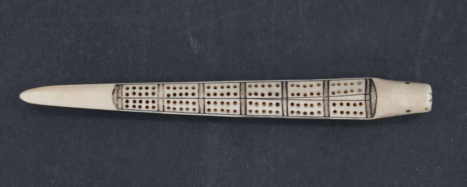 Eskimo Carved & Engraved Walrus Tusk Cribbage Board (1 of 11)