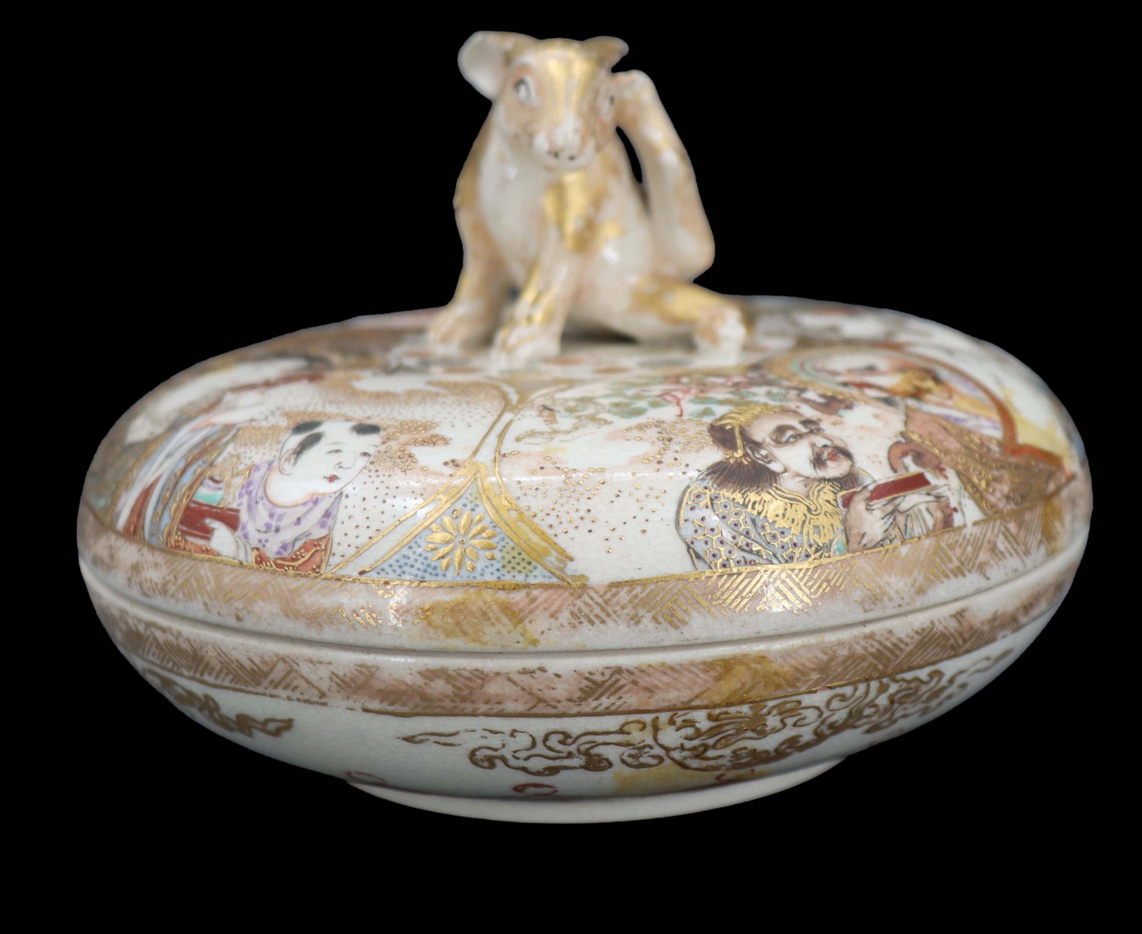 Japanese Satsuma Earthen Lidded Box (1 of 19)