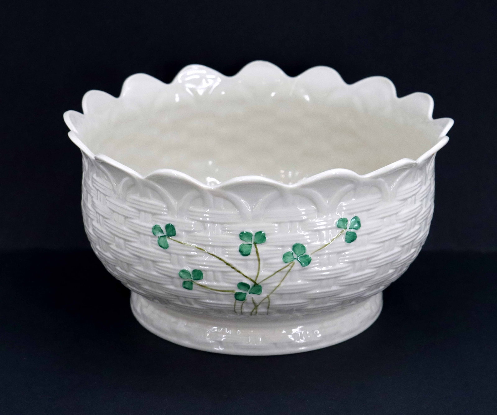 Beleek Ireland Millennium 2000 Bone China Kylemore Shamrock Bowl (1 of 12)
