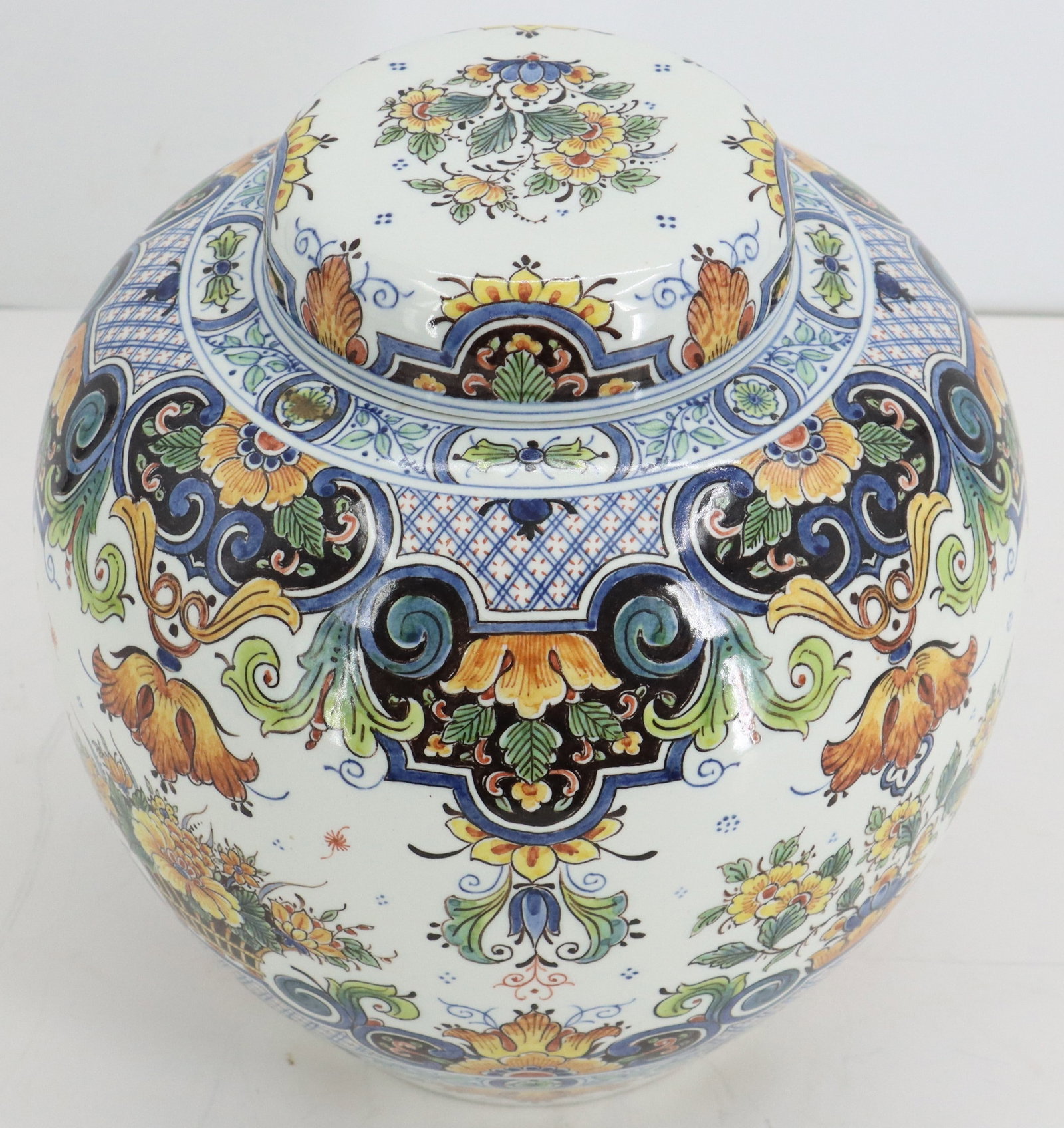 Dutch Delftware Polychrome Painted Earthenware Lidded Ginger Jar - 2