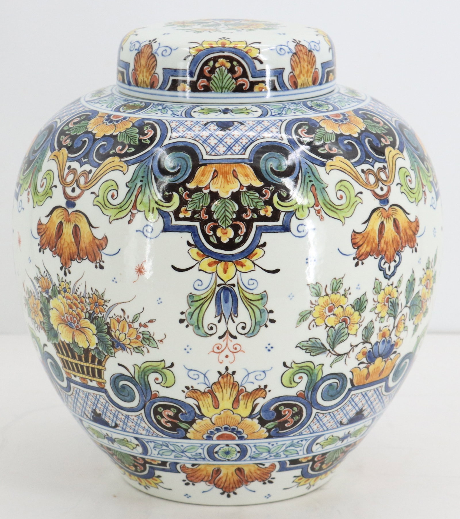 Dutch Delftware Polychrome Painted Earthenware Lidded Ginger Jar - 3