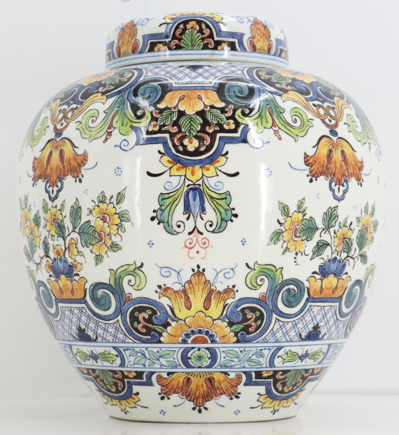 Dutch Delftware Polychrome Painted Earthenware Lidded Ginger Jar - 4