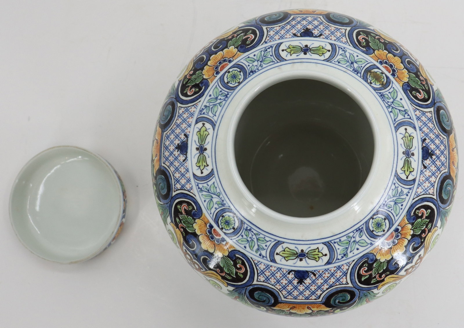 Dutch Delftware Polychrome Painted Earthenware Lidded Ginger Jar - 8