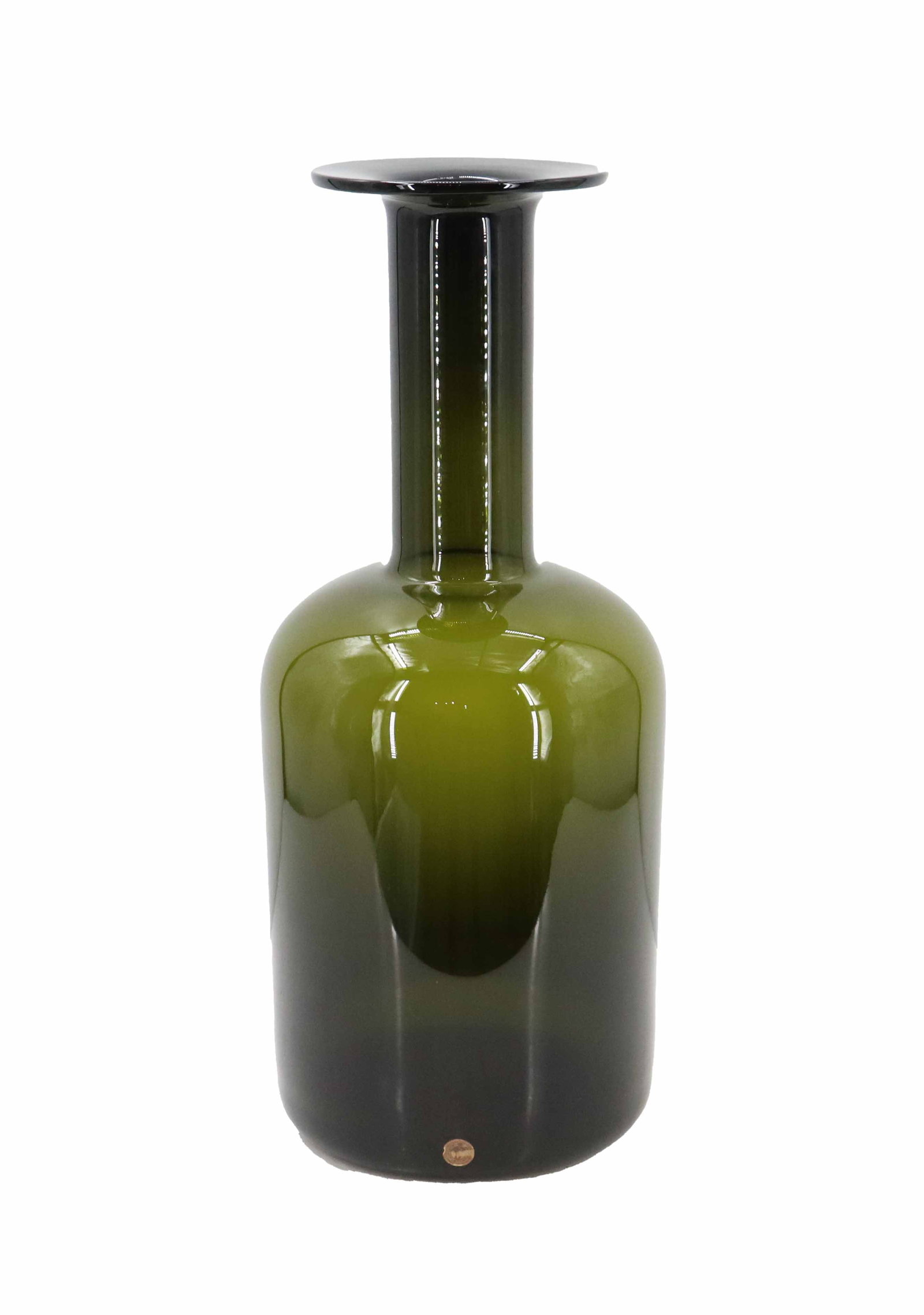 Otto Brauer (1911-1984) Danish, 1960s Holmegaard Green Art Glass Gulvase: Otto Brauer (1911-1984) Danish, 1960s Holmegaard Green Art Glass Gulvase. Mid Century Modern style with a stout wide body, thin tall neck, and heavily flared rim, all in a rich green hue. Company labe