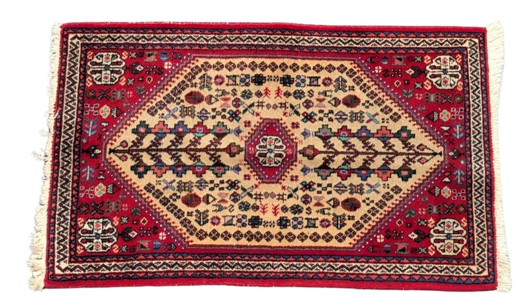 Persian Wool Hebatlu Design of an Abadeh Rug (1 of 11)