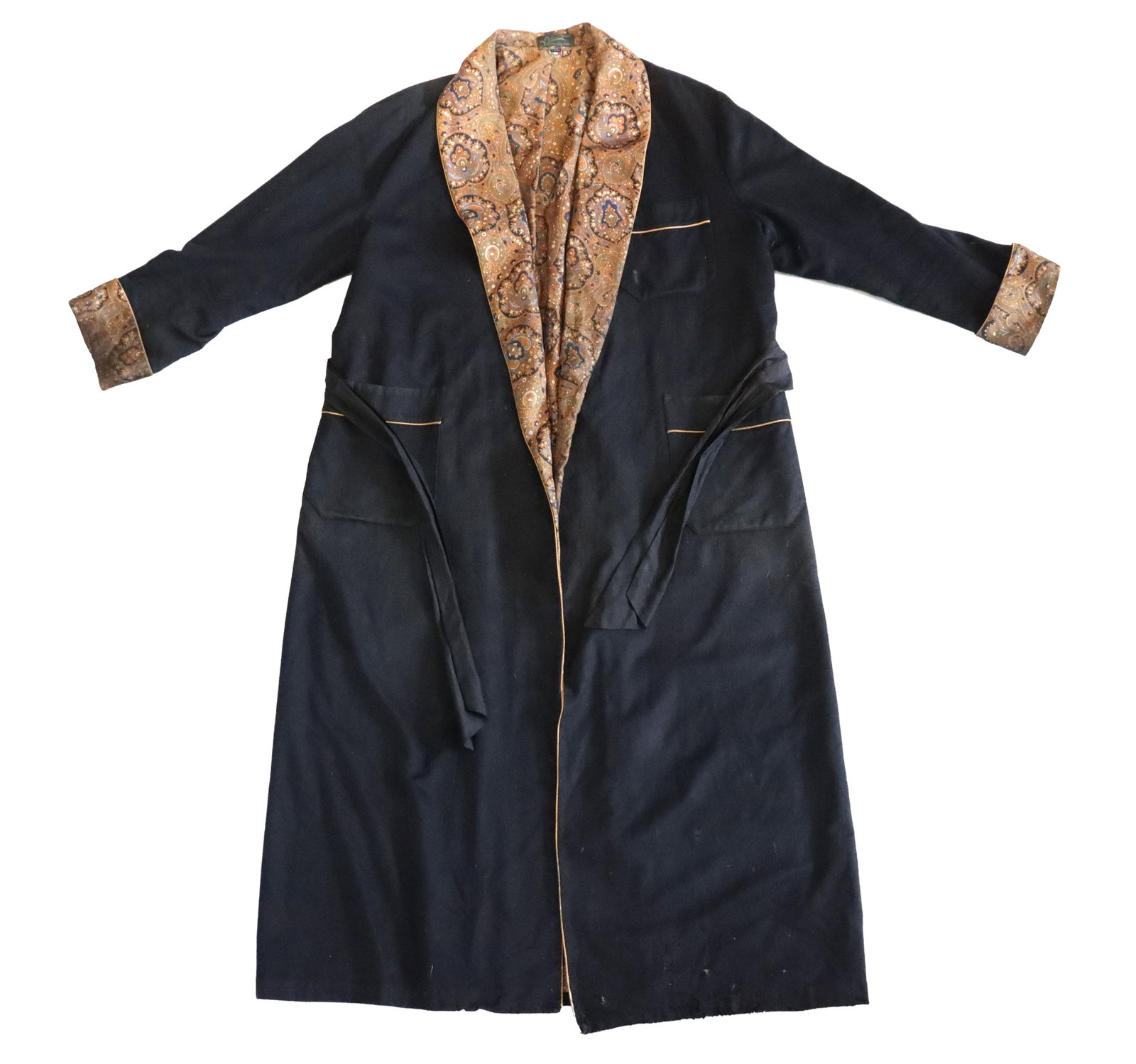 Villa Delmitia Milano Cashmere & Silk Dressing Gown: Villa Delmitia Milano Cashmere & Silk Dressing Gown. 100% Cashmere shell; 100% Silk lining & trim. Tagged size XXL - 56 (Italian sizing). Fully lined with a silk printed fabric in a 