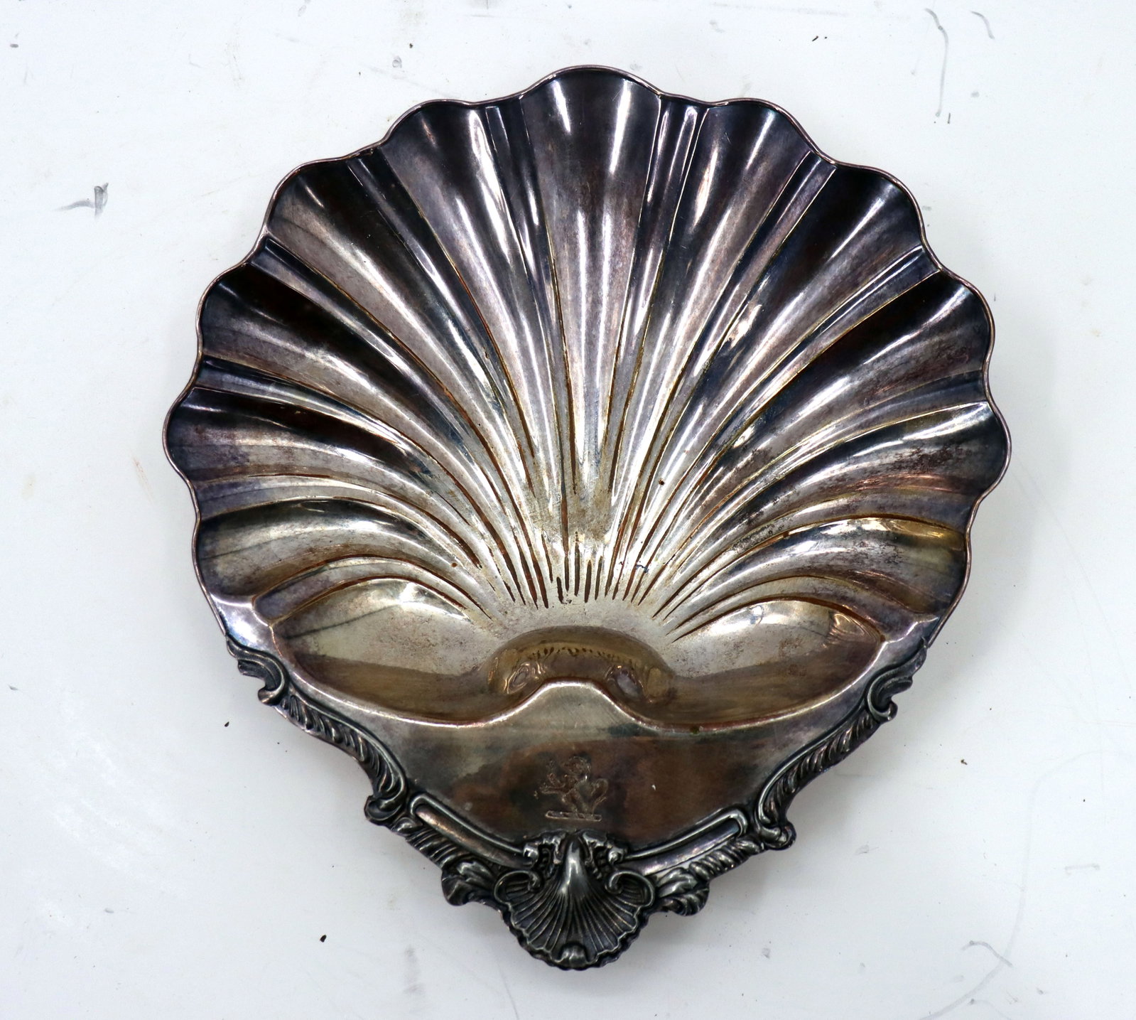 English Silverplated Shell Form Serving dish - 2