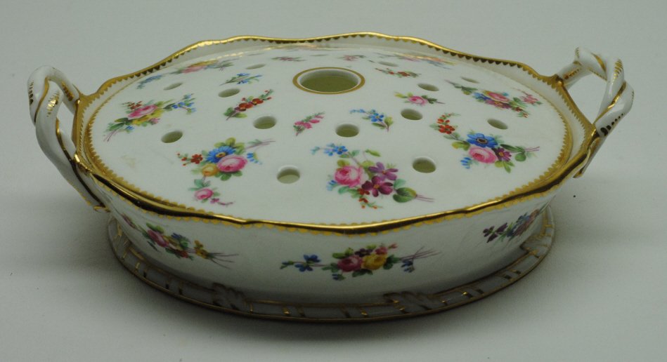 English Minton Porcelain Decorated Bulb Holder: English Minton Porcelain Decorated Bulb Holder