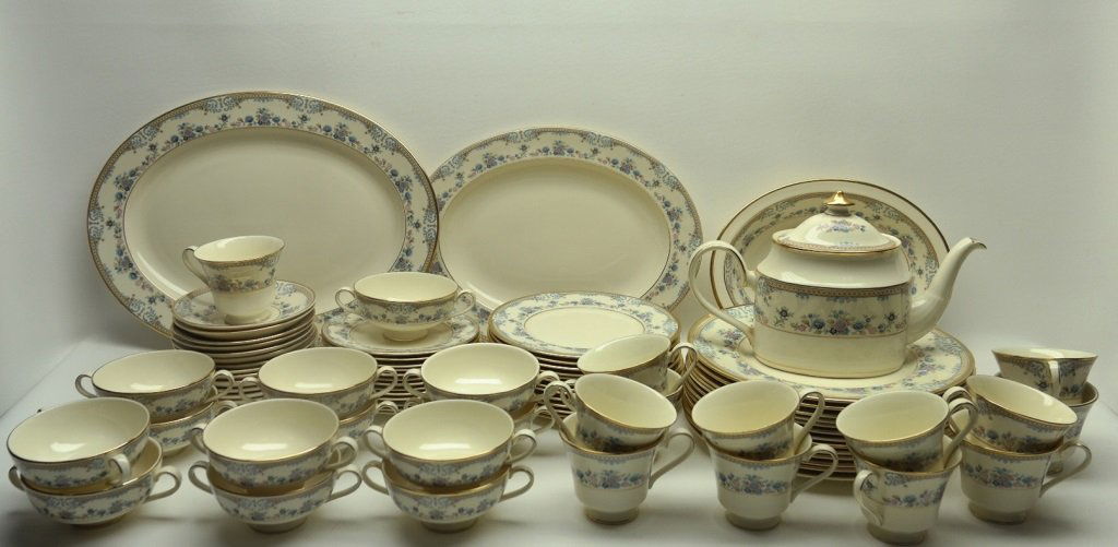 Set of Avonlea Pattern Minton Fine Bone China