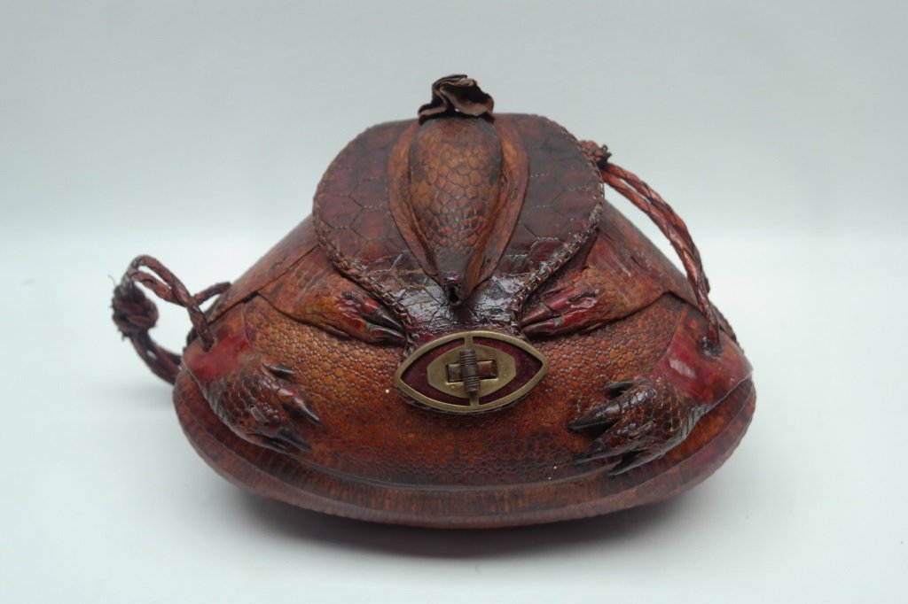 Vintage Armadillo Handbag Made in Cuba: Vintage Armadillo Handbag Made in Cuba
