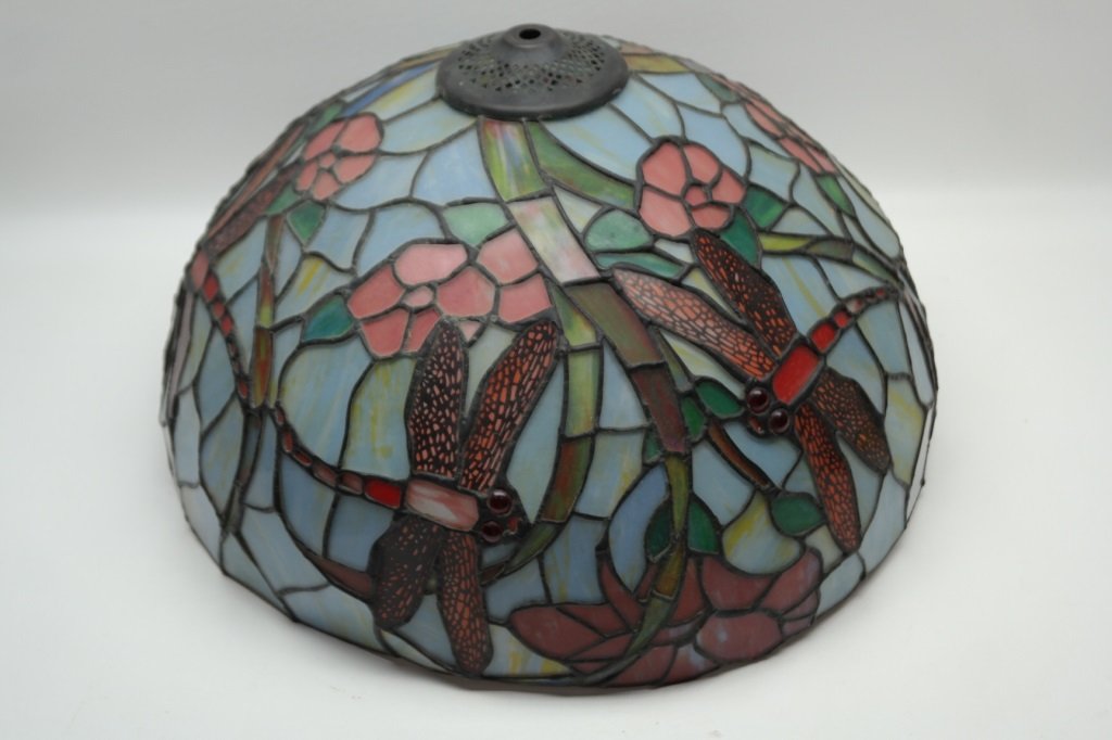 Vintage Stained Glass Lamp Shade: Vintage Stained Glass Lamp Shade