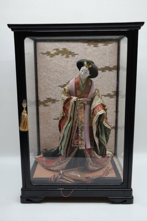 Antique Chinese Doll in Case (1 of 5)