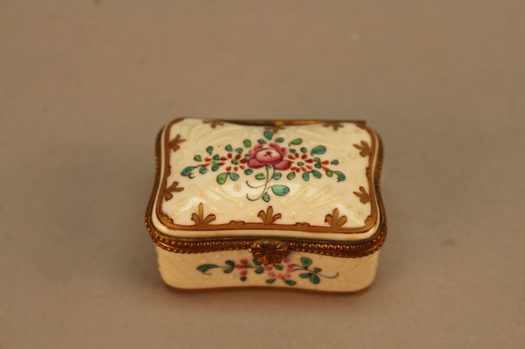 19th C. Limoges Pill Box. (1 of 3)