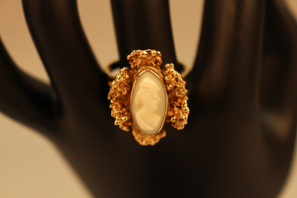 Ladies Cameo Ring in 14k Yellow Gold Frame (1 of 3)
