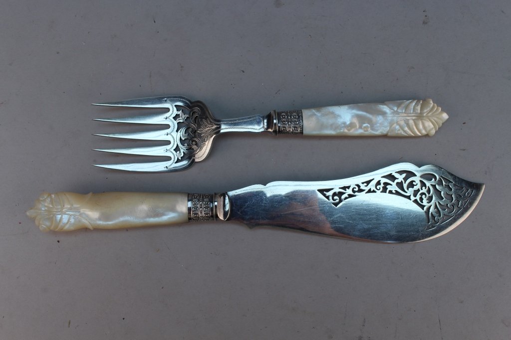 Mother of Pearl/SilverPlate Serving Knife/Fork (1 of 3)