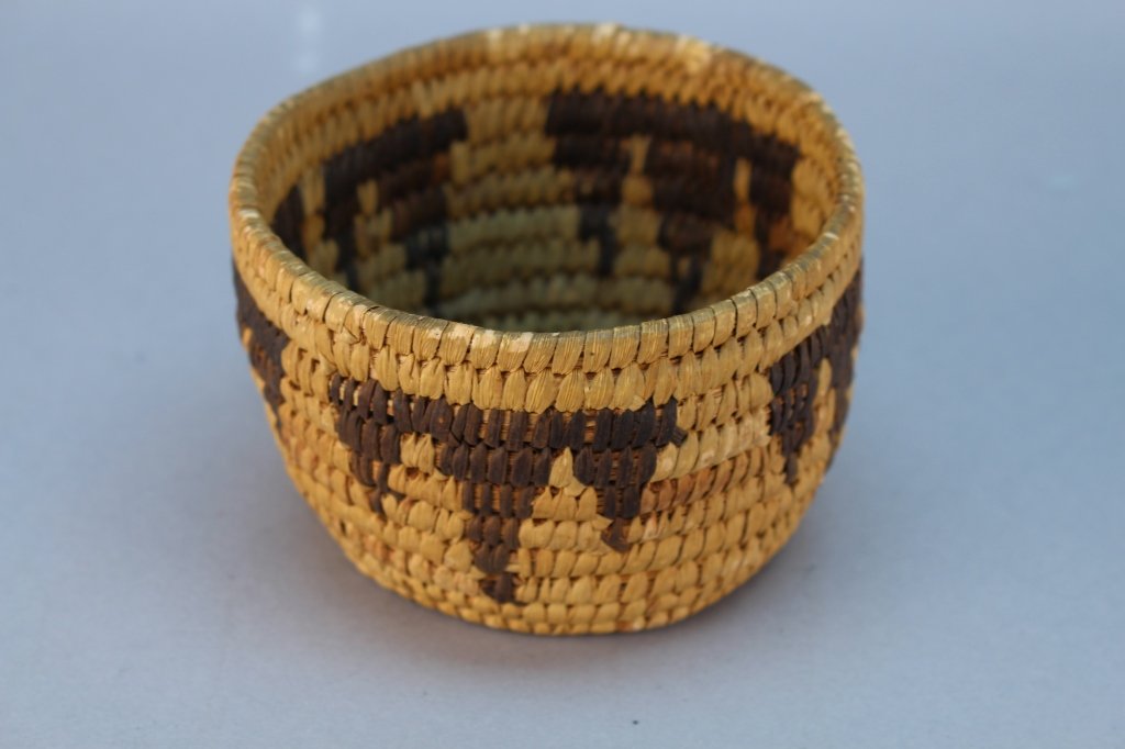 Antique Nantucket Weave Style Basket (1 of 2)
