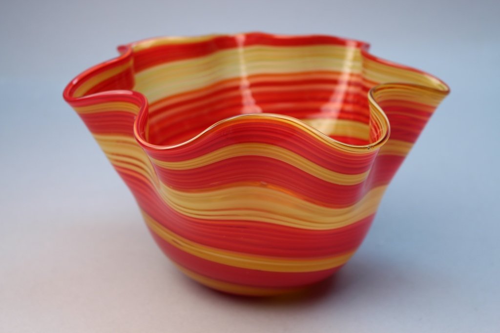 Maestro Veises Murano Glass Handkerchief Bowl: Maestro Veises Murano Glass Handkerchief Bowl. Height: 5 1/8 in. Diameter: 8.75 in.