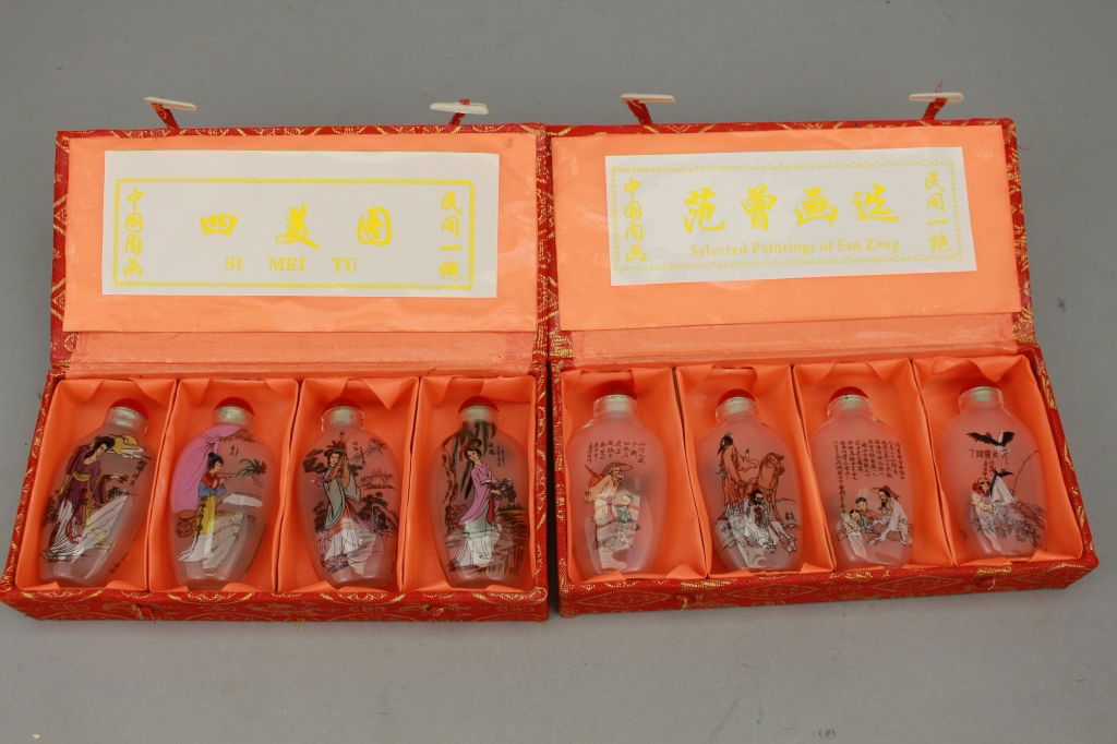 (8) Chinese Painted Snuff Bottle w/ Case (1 of 3)