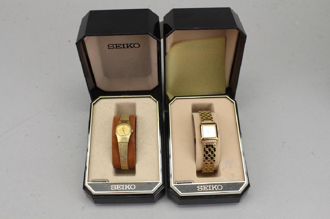(2) Women's Seiko Watches w/ Case: (2) Women's Seiko Watches w/ Case