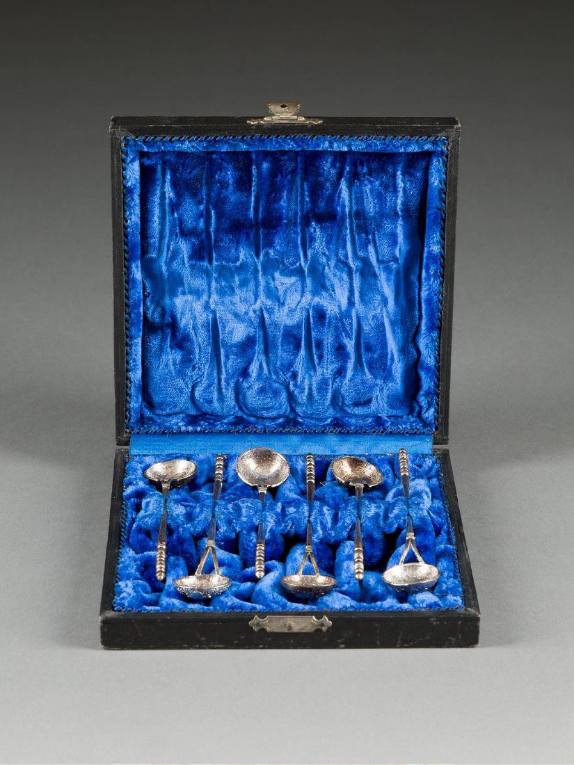 SET VON SECHS MARMELADELÖFFELN MIT EINGEARBEITETEN (1 of 2)