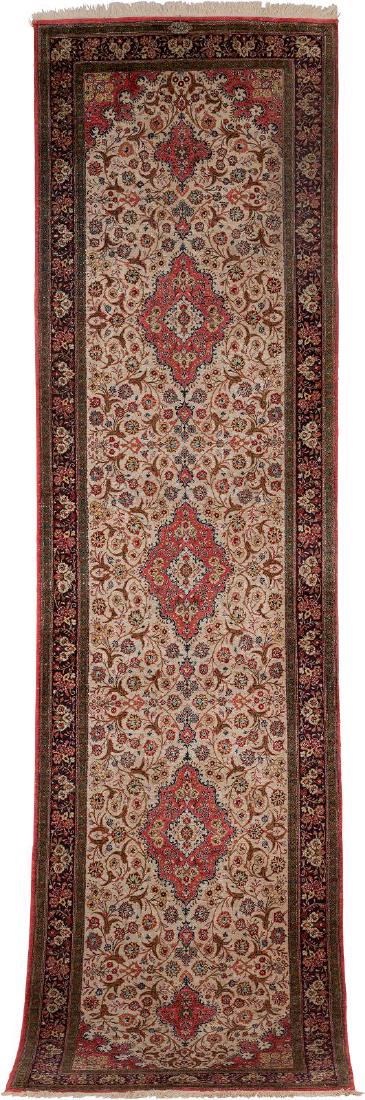 GHOM SEIDE Persien, um 1980 287 x 76 cm. Oben mittig (1 of 1)