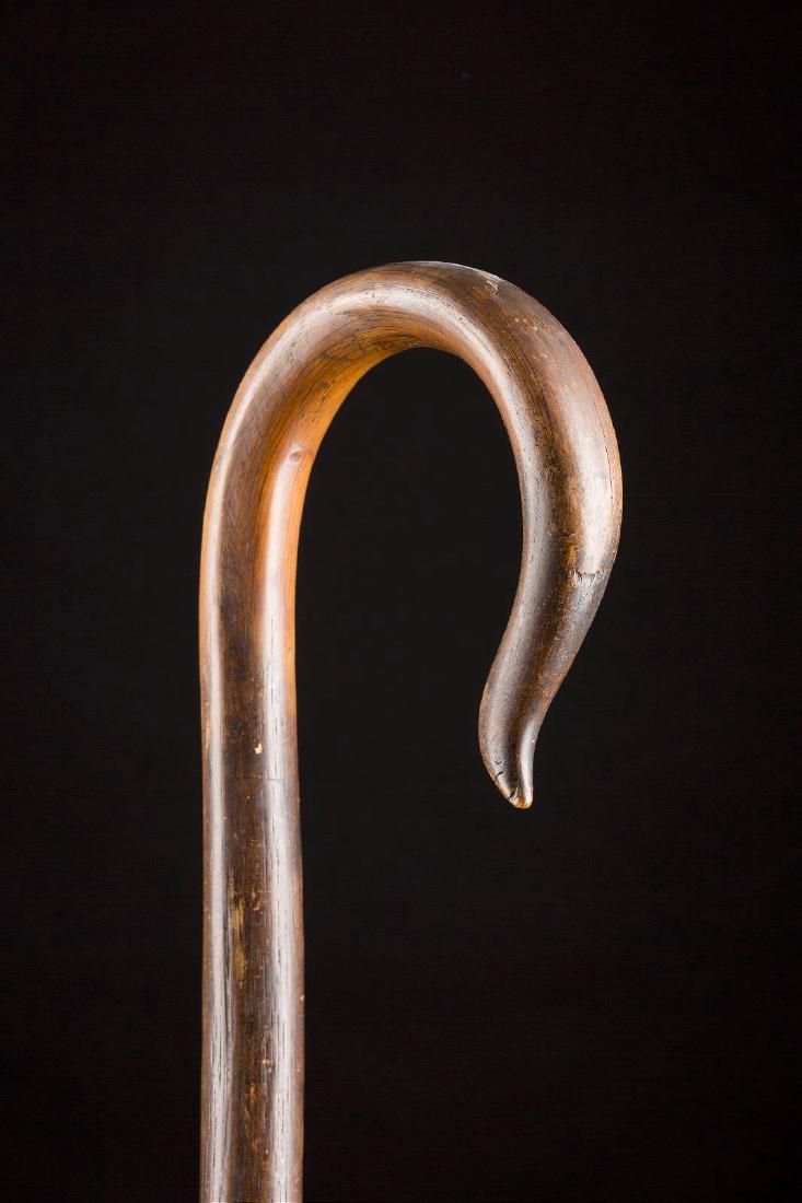 SCHÄFERSTAB 19. Jh. Hartholz, geschmiedete Eisenzwinge. (1 of 1)