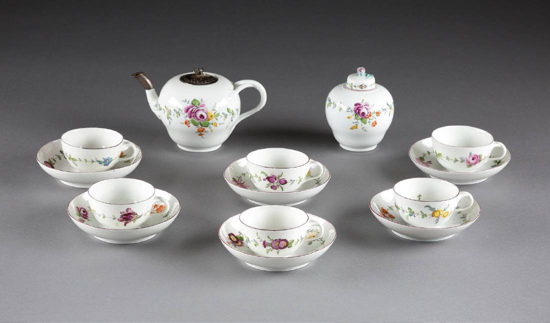 ACHT-TEILIGES TEESERVICE 'BLUMENMALEREI' Deutsch, (1 of 1)