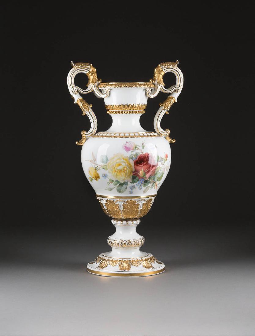 GROSSE BAROCKHENKELVASE 'BLUMENBOUQUETS' Deutsch, (1 of 1)