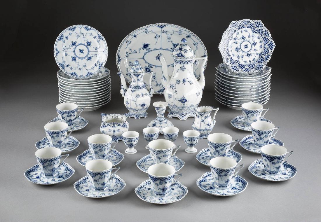 107-TEILIGES FRÜHSTÜCKS UND SPEISESERVICE 'MUSSELMALET (1 of 3)