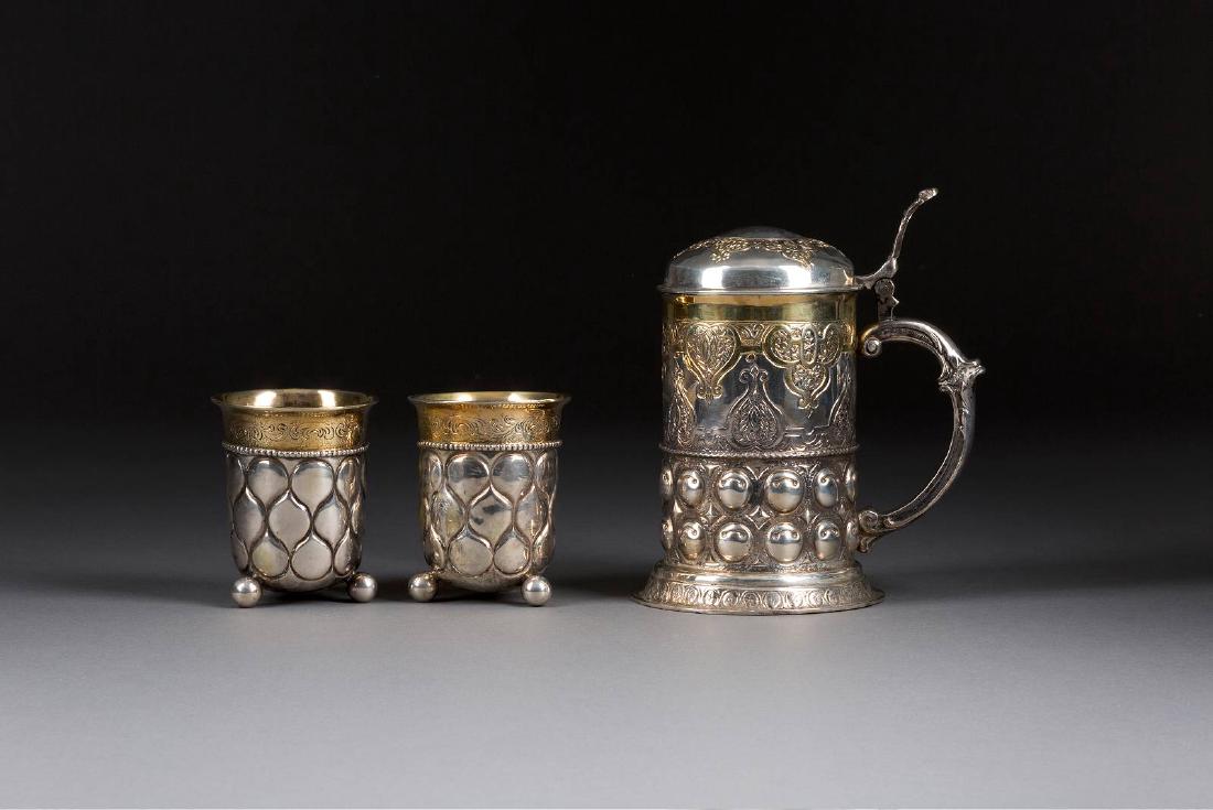 DECKELHUMPEN UND ZWEI KUGELFUSSBECHER Wohl Hanau, um (1 of 1)