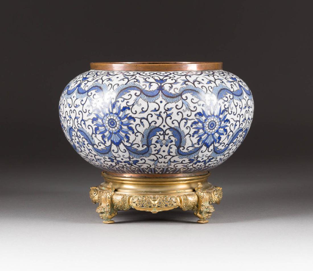 CLOISONNÉ-TOPF MIT BUDDHISTISCHEN LOTOS China, wohl (1 of 1)