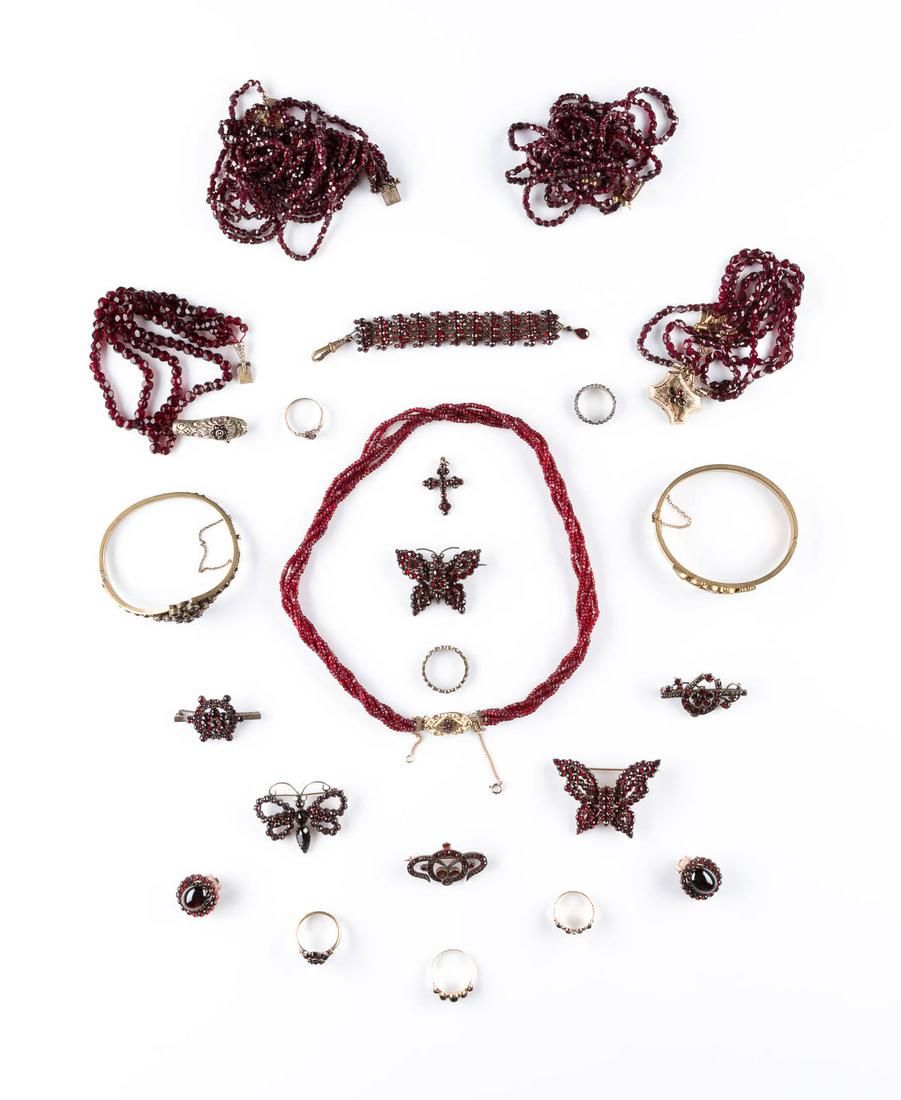 KONVOLUT GRANAT-SCHMUCK 23-tlg. Gelbgold, Silber, (1 of 1)