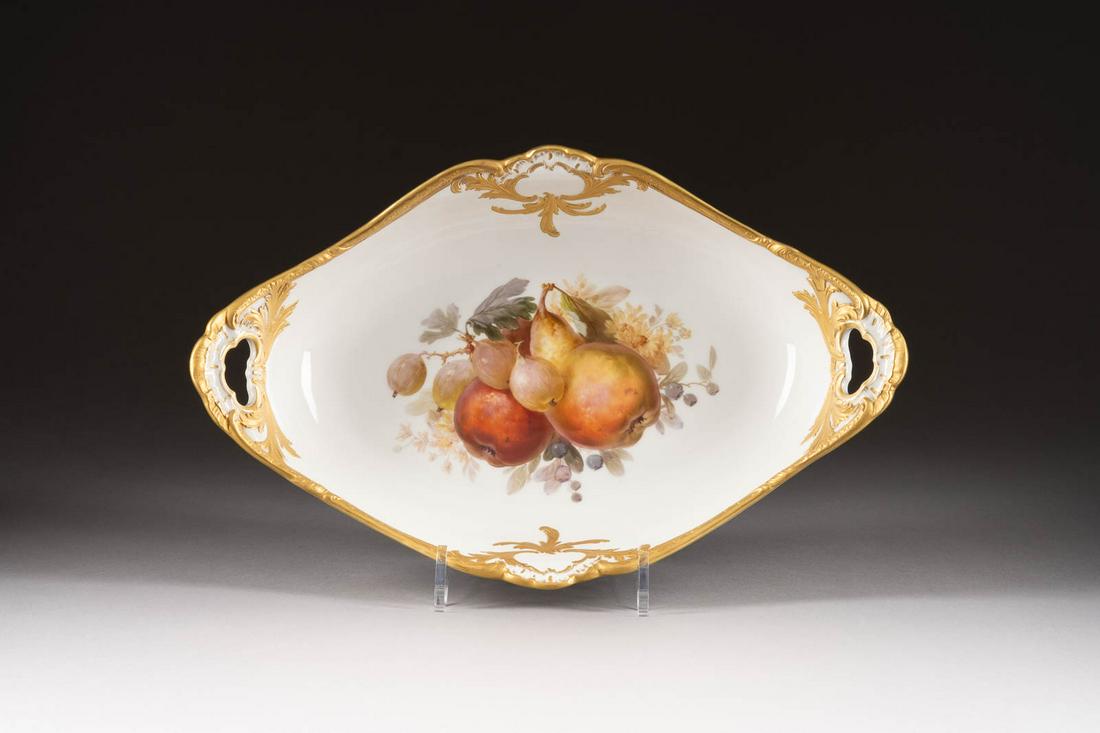 SCHALE MIT OBSTMALEREI Deutsch, KPM Berlin, Anfang 20. (1 of 1)