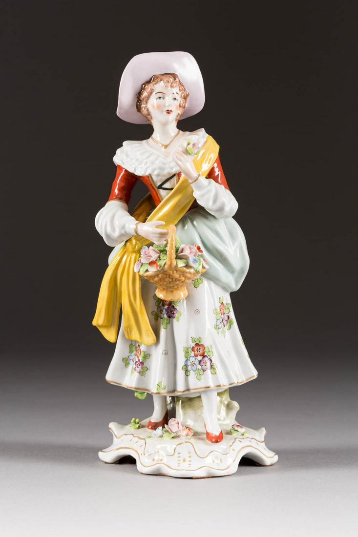DAME MIT BLUMENKORB Deutsch, Sitzendorfer (1 of 1)