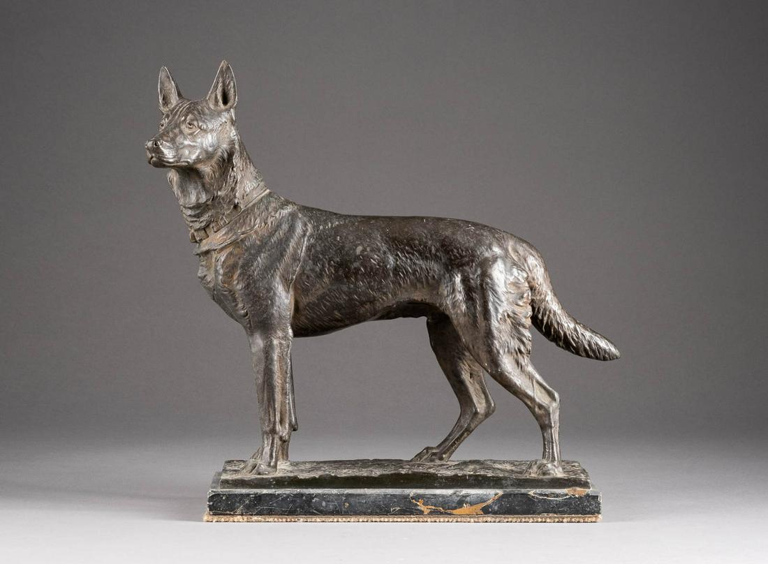 FRITZ DILLER 1875 Gertshausen/Thüringen - 1946: FRITZ DILLER 1875 Gertshausen/Thüringen - 1946 München Schäferhund Galvano-Bronze, dunkel patiniert, Marmorsockel. Ges.- H. 37 cm. Auf der Plinthe schwer leserlich bezeichnet 'F. Diller