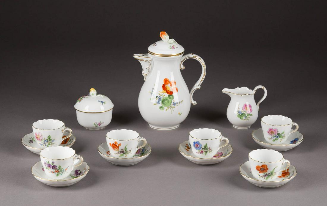 NEUNTEILIGES MOKKASERVICE 'BLUMENMALEREI' Deutsch, (1 of 1)