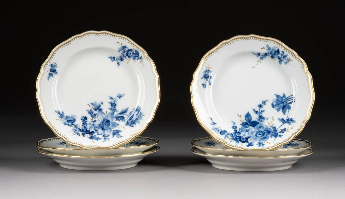 SECHS KUCHENTELLER 'BLAUE BLUME' Deutsch, Meissen, 20. (1 of 1)