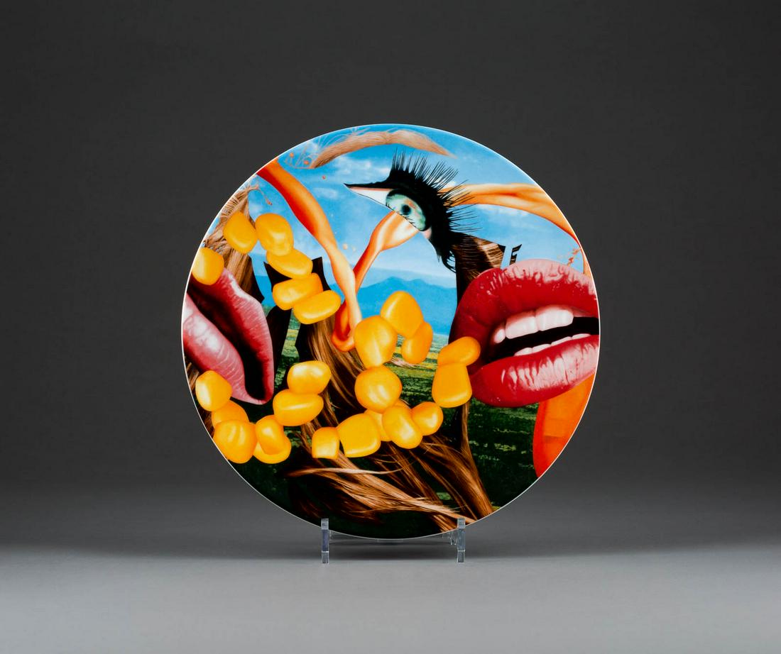 JEFF KOONS 1955 York, Pennsylvania (USA) TELLER 'LIPS': JEFF KOONS 1955 York, Pennsylvania (USA) TELLER 'LIPS' (2012) Frankreich, Manufaktur Bernardaud, 21. Jh. Multiple (Farbserigraphie auf weißem Porzellan). D. 31,5 cm. Rückseitig betitelt, im