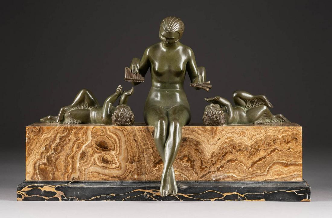GEORGES LAVROFF 1895 1895 Jenisseisk/ Russisches: GEORGES LAVROFF 1895 1895 Jenisseisk/ Russisches Kaiserreich - 1991 Moskau Art-Déco Figurengruppe: Venus mit zwei Satyrn Bronze, grün patiniert, brauner und schwarzer Marmor. H. 34 cm, B. 53