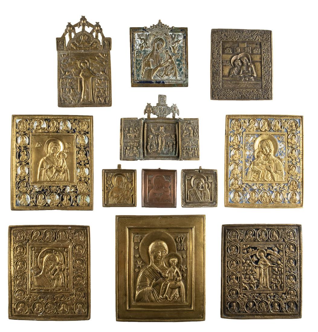 A TRIPTYCH AND ELEVEN BRASS ICONS SHOWING THE IMAGES OF: EIN TRIPTYCH UND ELF BRONZEIKONEN MIT DARSTELLUNGEN DER GOTTESMUTTER Russland, 18.-20. Jh. Bronze, reliefiert gegossen, teils mehrfarbig emailliert. H. 5,9-16 cm. Email min. best.EIN TRIPTYCH UND ELF 