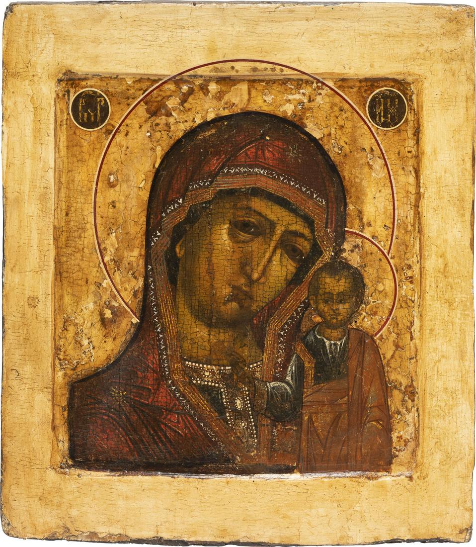 AN ICON SHOWING THE KAZANSKAYA MOTHER OF GOD: IKONE MIT DER GOTTESMUTTER VON KASAN (KASANSKAJA) Russland, 17. Jh. Holztafel mit zwei RÃ¼ckseiten-Sponki (verloren). Kowtscheg, Eitempera auf Kreidegrund. 31 x 27,8 cm. Farbe des Hintergrundes und 