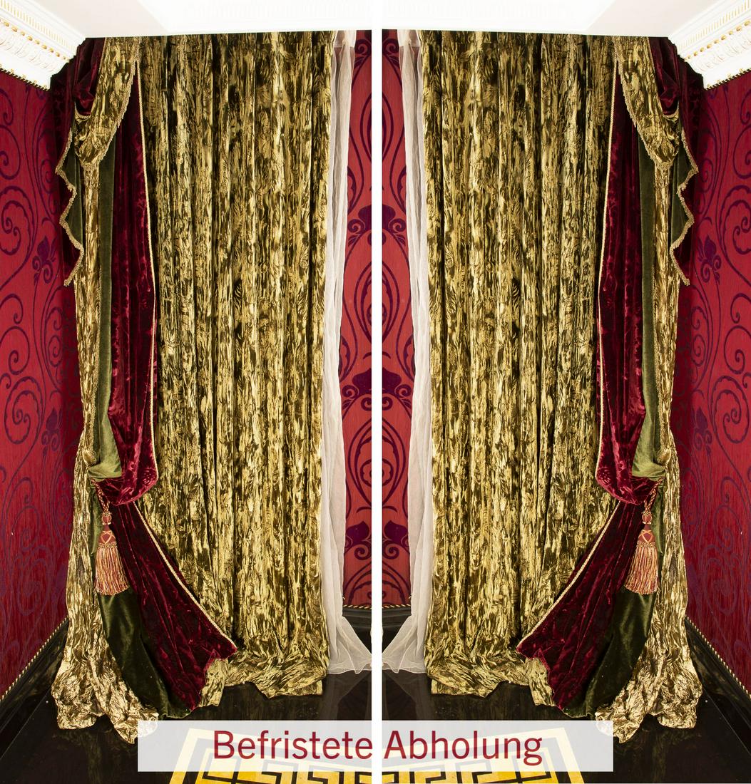 VERSACE'-VORHAENGE (8 SCHALS): 'VERSACE'-VORHÃ„NGE (8 SCHALS) wohl Italien, Atelier Versace, Anfang 21. Jh. Insg. 8 Schals, 2x mit versch. Stoffen, Samt, weinrot, olivegrÃ¼n, dunkelgrÃ¼n, part. mit Aufdruck, mit Kordelbesatz