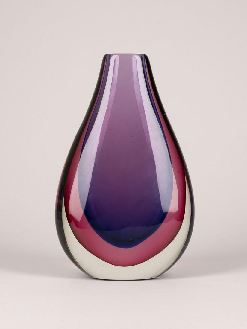 FLAVIO POLI, VASE 'SOMMERSO': FLAVIO POLI 1900 Chioggia - 1984 Venice VASE 'SOMMERSO' Italy, Murano, Seguso Vetri d'Arte Thick-walled blue and pink glass, colourless overlay. H. 33 cm, w. 20 cm, d. 8 cm. Manufacturing condition: s