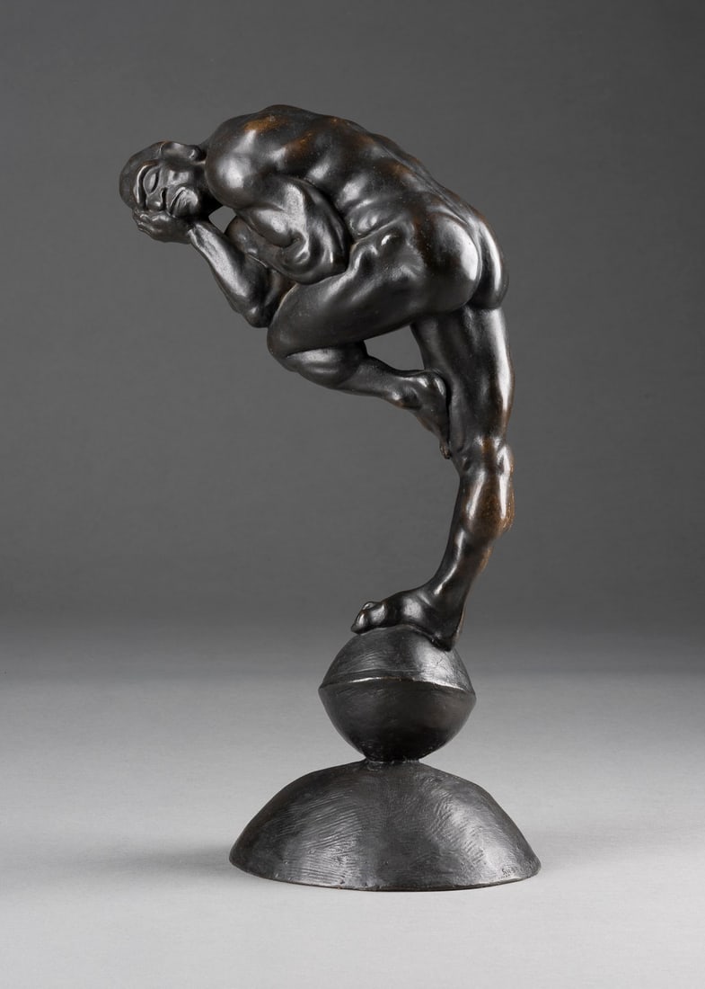 LUDWIG HABICH 1872 Darmstadt - 1949 Jugenheim DIE HARTE NUS: LUDWIG HABICH1872 Darmstadt - 1949 JugenheimTHE HARD NUTBronze, black patinated, on curved plinth. H. 36, W. 19, D. 12 cm, weight approx. 3,63 kg. On the plinth monogrammed 'HL', on the side foundry '