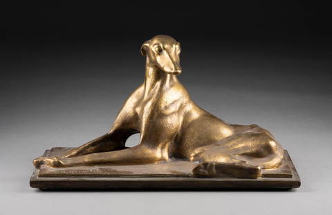 RICHARD SCHEIBE 1879 Chemnitz - 1964 Berlin LIEGENDER WINDH: RICHARD DISC1879 Chemnitz - 1964 BerlinLYING GREYHOUNDBronze, gilded, on a rectangular stepped plinth. Total H. 19.5, L. 37, D. 17 cm, weight approx. 6.58 kg. signed on plinth 'R Disc'. part. rubbed a
