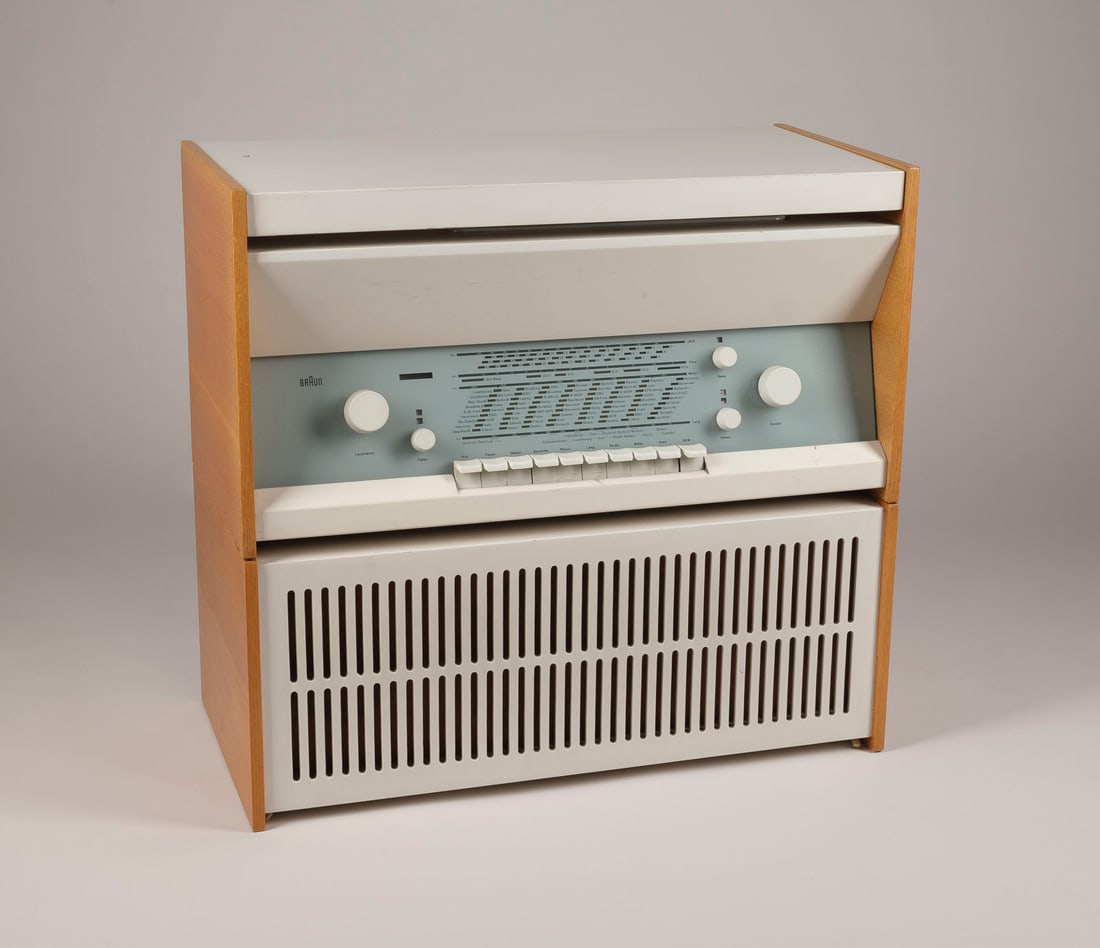 DIETER RAMS - BRAUN 'ATELIER A1-81' UND LAUTSPRECHER 'L 11': DIETER RAMS 1932 Wiesbaden BRAUN 'ATELIER A1-81' AND LOUDSPEAKER 'L 11' Germany, Braun AG, Design 1959 Wood, partly veneered, and metal, varnished, glass, untested. H. 30 / 24 cm, W. 58 cm, D. 29 cm.