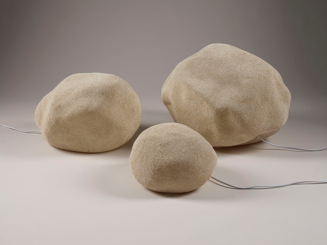 ANDRE CAZENAVE (IM STILE VON) - DREI LEUCHTEN 'MOON ROCK': ANDRE CAZENAVE (IM STILE VON) 1928 - 2003 SET OF THREE 'MOON ROCK' LAMPS Italy, Bagnara di Romagna, around 1975 Glass fibre reinforced polyester and marble sand, plastic, each single-light electrified